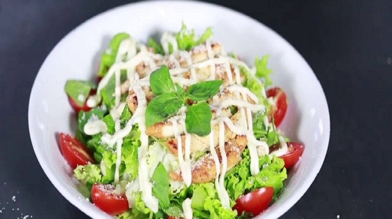 Cách làm salad ức gà mayonnaise ngon thơm béo ăn là nghiện