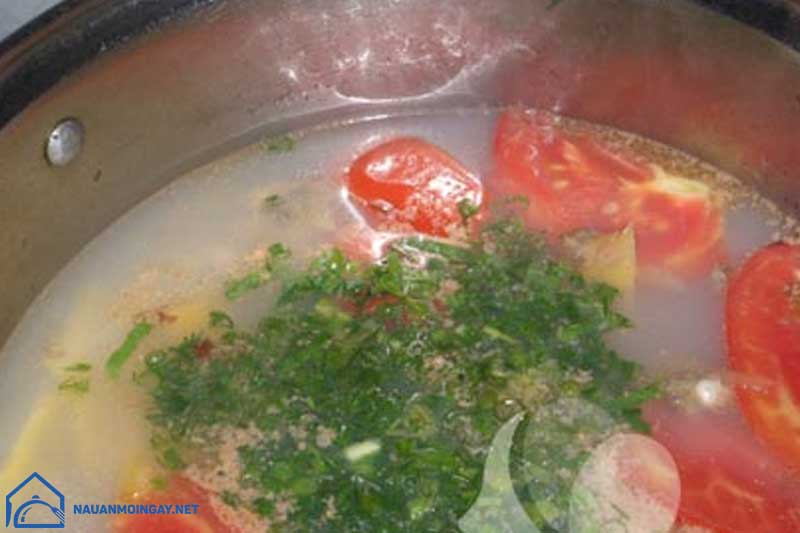 Cách nấu canh hà nấu chua lạ miệng cho chiều đông ấm áp