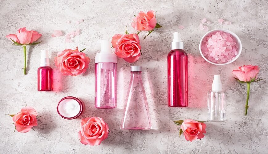 Nâng niu làn da với 12 cách làm nước hoa hồng tại nhà