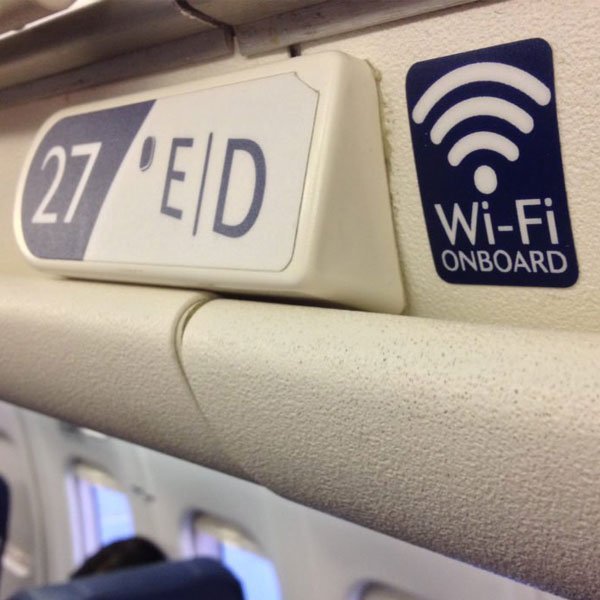 Trên máy bay có wifi không